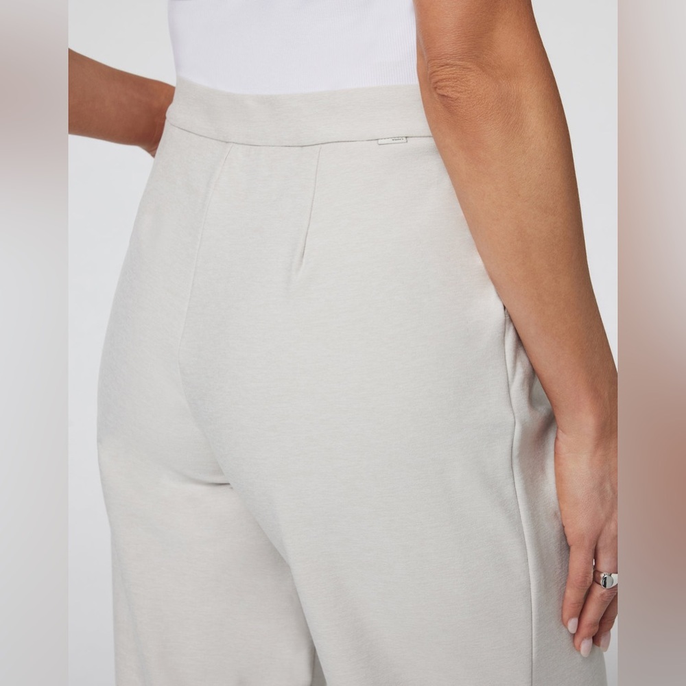 Vuori Women's Wide Leg Pants in Cream - Picture 4 of 12
